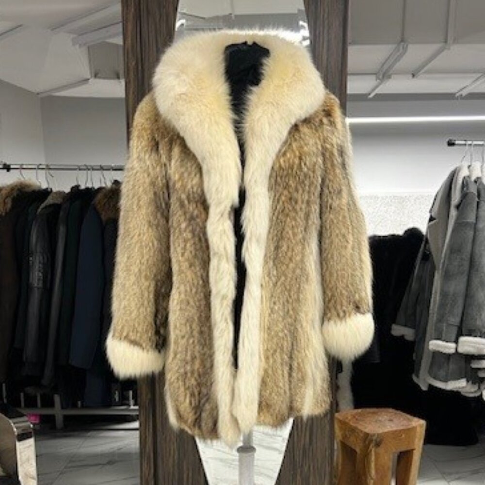 COYOTE W/ CREAM TUXEDO & CUFFS WAS 4995 NOW ONLY $1295 - SIZE S